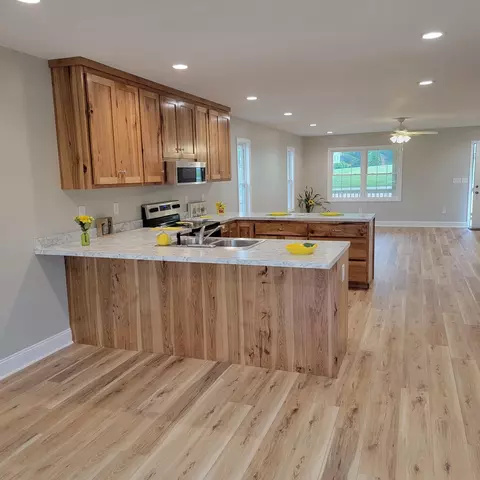 Kitchen - 186 Edgewood Dr, Stanleytown, VA 24168 photo 3 of 5