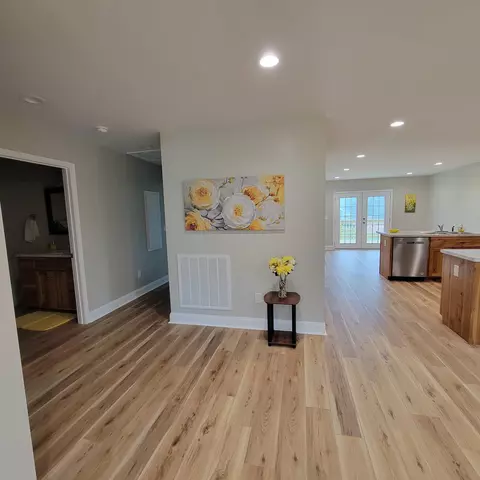 Entry Way - 186 Edgewood Dr, Stanleytown, VA 24168 photo 2 of 2