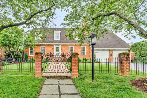 10 24th St SW, Roanoke, VA 24014