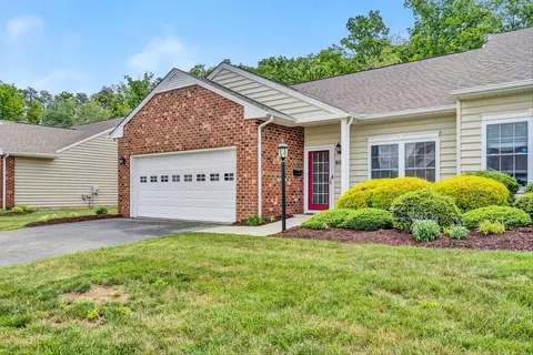 5513 S Village Dr, Roanoke, VA 24018