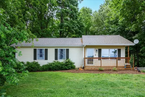 2330 Deyerle Knob Rd, Rocky Mount, VA 24151