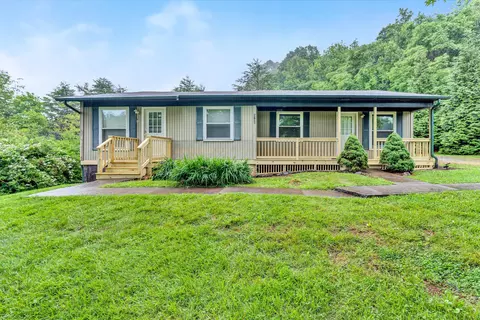 5700 Ferrum Mountain Rd, Callaway, VA 24067