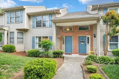 4723 Oakcliff Dr, Roanoke, VA 24018