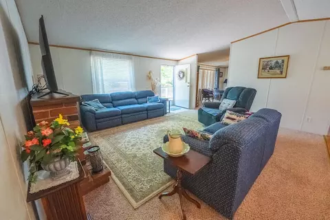 Living - 908 Laurel Fork Rd, Laurel Fork, VA 24352 photo 6 of 7
