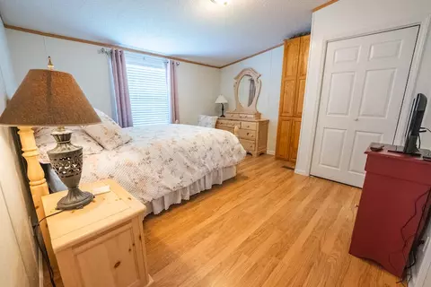 Bedroom - 908 Laurel Fork Rd, Laurel Fork, VA 24352 photo 4 of 6