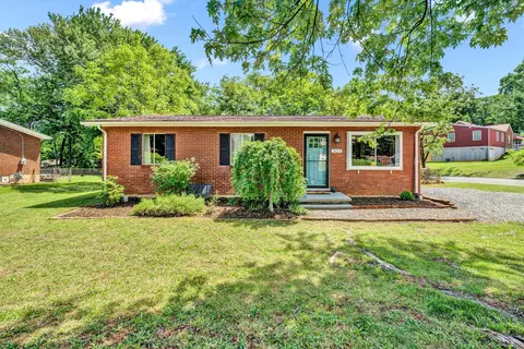 303 Koogler Dr, Roanoke, VA 24017