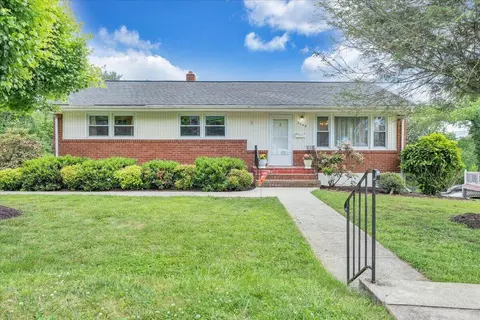 2748 Westhampton Ave SW, Roanoke, VA 24015