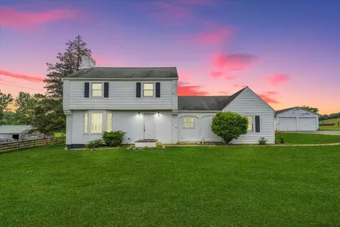 8034 Roanoke Rd, Fincastle, VA 24090