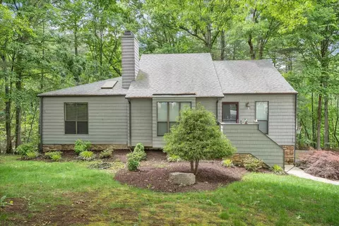 4612 Summerset Dr, Roanoke, VA 24018