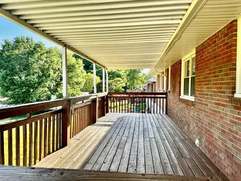 1637 Eanes Rd, Roanoke, VA 24014 photo 10