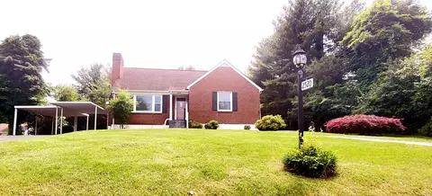 2520 Lakeview Dr NW, Roanoke, VA 24017