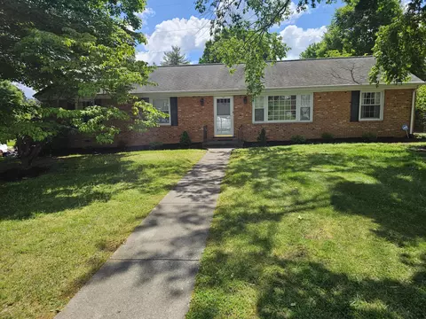 4828 Glenbrook Dr, Roanoke, VA 24018