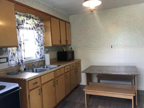 Kitchen - 714 N Rockbridge Ave, Covington, VA 24426 photo 2 of 2