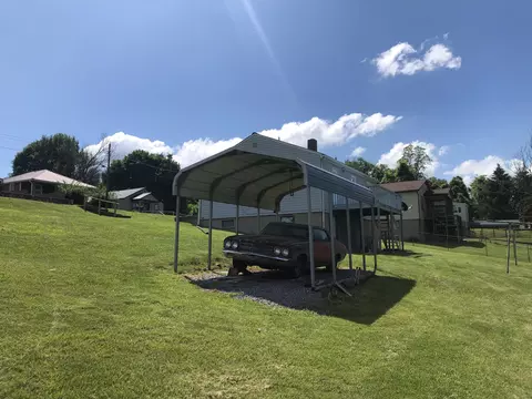 Exterior - 714 N Rockbridge Ave, Covington, VA 24426 photo 5 of 6