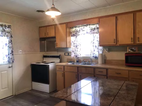Kitchen - 714 N Rockbridge Ave, Covington, VA 24426 photo 1 of 2