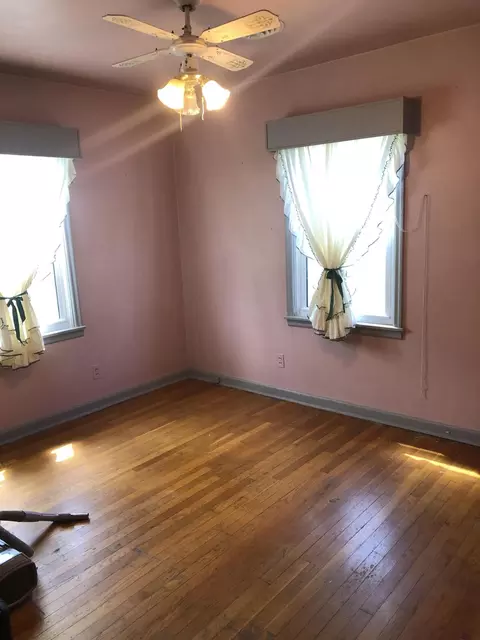 Bedroom - 714 N Rockbridge Ave, Covington, VA 24426 photo 1 of 2
