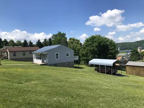 Exterior - 714 N Rockbridge Ave, Covington, VA 24426 photo 6 of 6