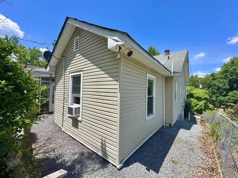 Exterior - 237 E Pennsylvania St, Covington, VA 24426 photo 11 of 19