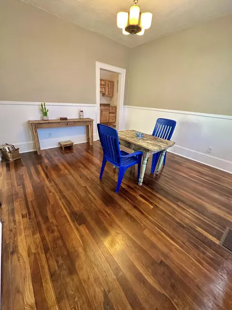Dining - 237 E Pennsylvania St, Covington, VA 24426 photo 3 of 3