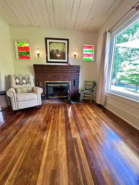 Living - 237 E Pennsylvania St, Covington, VA 24426 photo 4 of 6