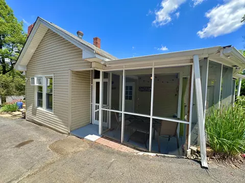 Exterior - 237 E Pennsylvania St, Covington, VA 24426 photo 9 of 19