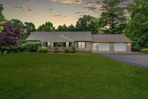 2684 Mountain Valley Rd, Vinton, VA 24179
