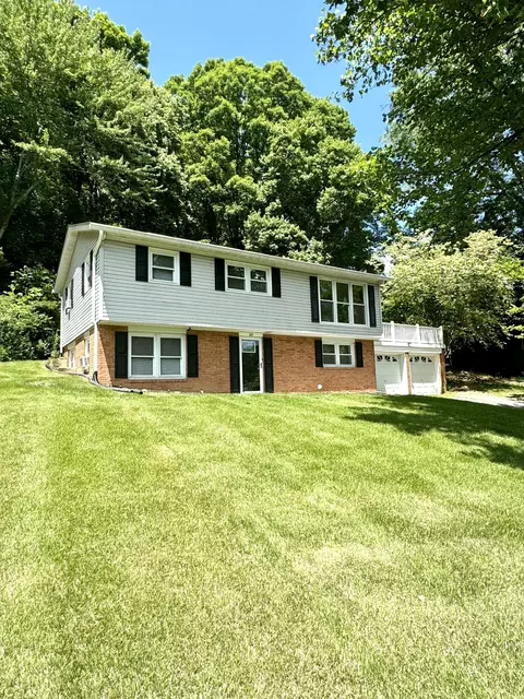 103 Ridgewood Cir, Covington, VA 24426