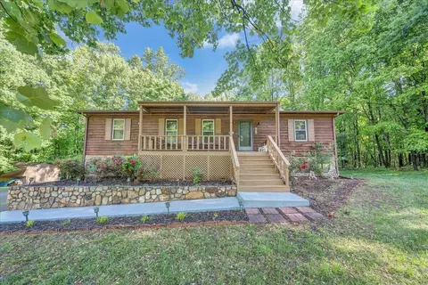 649 British Woods Dr, Roanoke, VA 24019