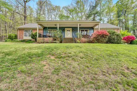 4556 Royal Oak Dr SW, Roanoke, VA 24018