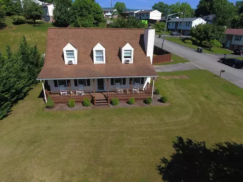 2229 12 Oclock Knob Rd, Salem, VA 24153