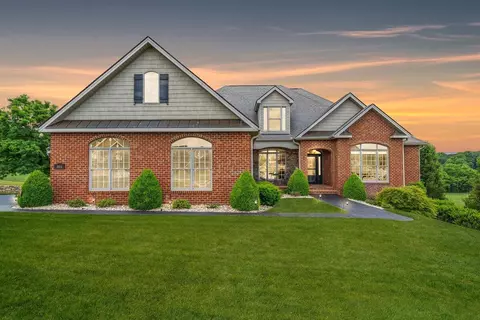 166 Ashley Links Dr, Daleville, VA 24083