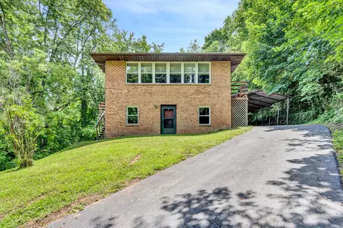 321 Crestview Ave, Vinton, VA 24179