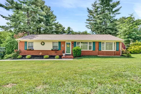 719 Mason Rd, Vinton, VA 24179