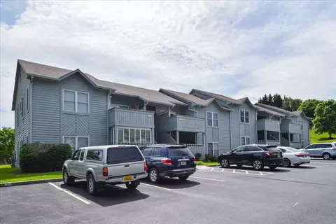 1907 S Clearing Rd, Salem, VA 24153