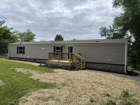 203 Byrnes St, Goodview, VA 24095