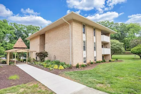 5260 Crossbow Cir #14E, Roanoke, VA 24018
