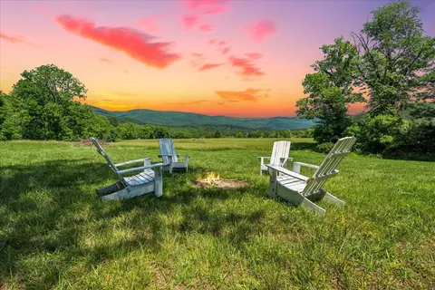 41 News Rd, Eagle Rock, VA 24085