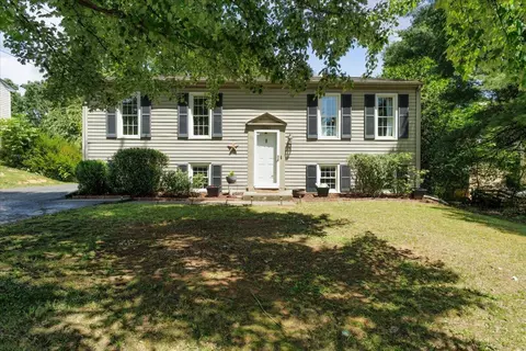 2965 Creekwood Dr, Salem, VA 24153