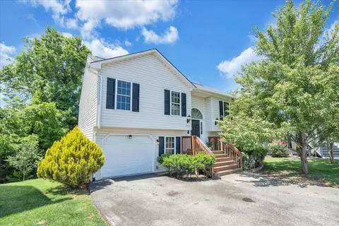 3488 Green Ridge Ct, Roanoke, VA 24019