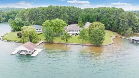 126 Pine Cone Dr, Huddleston, VA 24104