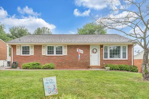 4542 Pennsylvania Ave NE, Roanoke, VA 24019