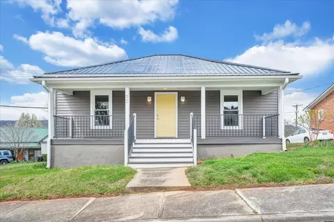 95 High St, Rocky Mount, VA 24151