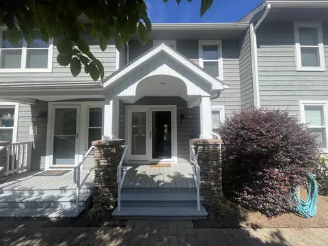 261 Shore Dr, Moneta, VA 24121