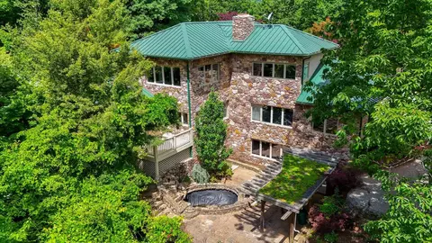 8230 Winterwood Trl, Roanoke, VA 24018