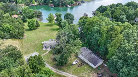 2834 Airport Rd, Moneta, VA 24121