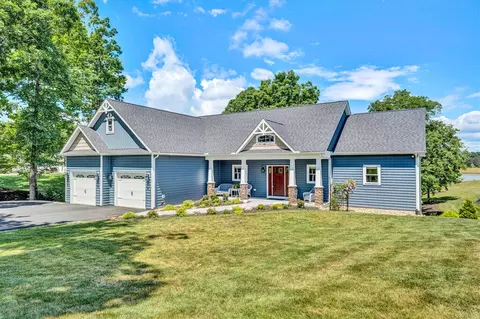 138 Hillcrest Heights Dr, Moneta, VA 24121