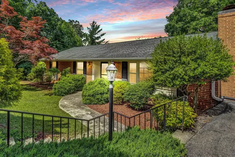 3131 Burnleigh Rd SW, Roanoke, VA 24014