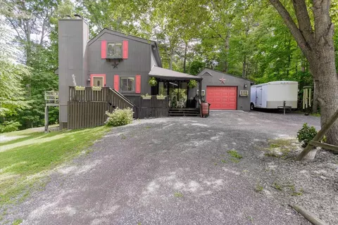 8732 Oakwood Dr, Boones Mill, VA 24065
