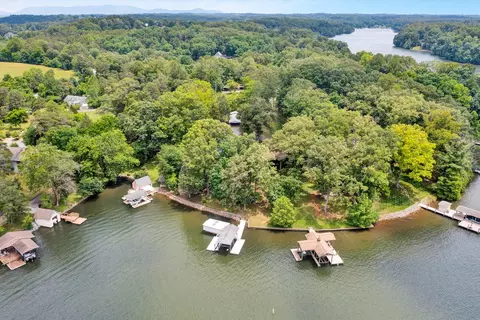 114 Clement Dr, Wirtz, VA 24184