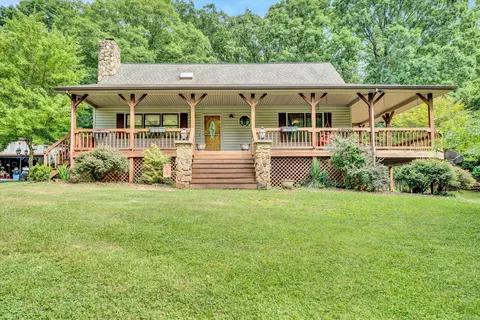 1189 Steep Hill Ln, Vinton, VA 24179